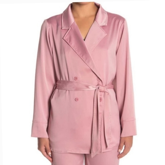 Kendall & Kylie Blush Pink Belted Blazer - Picture 1 of 7
